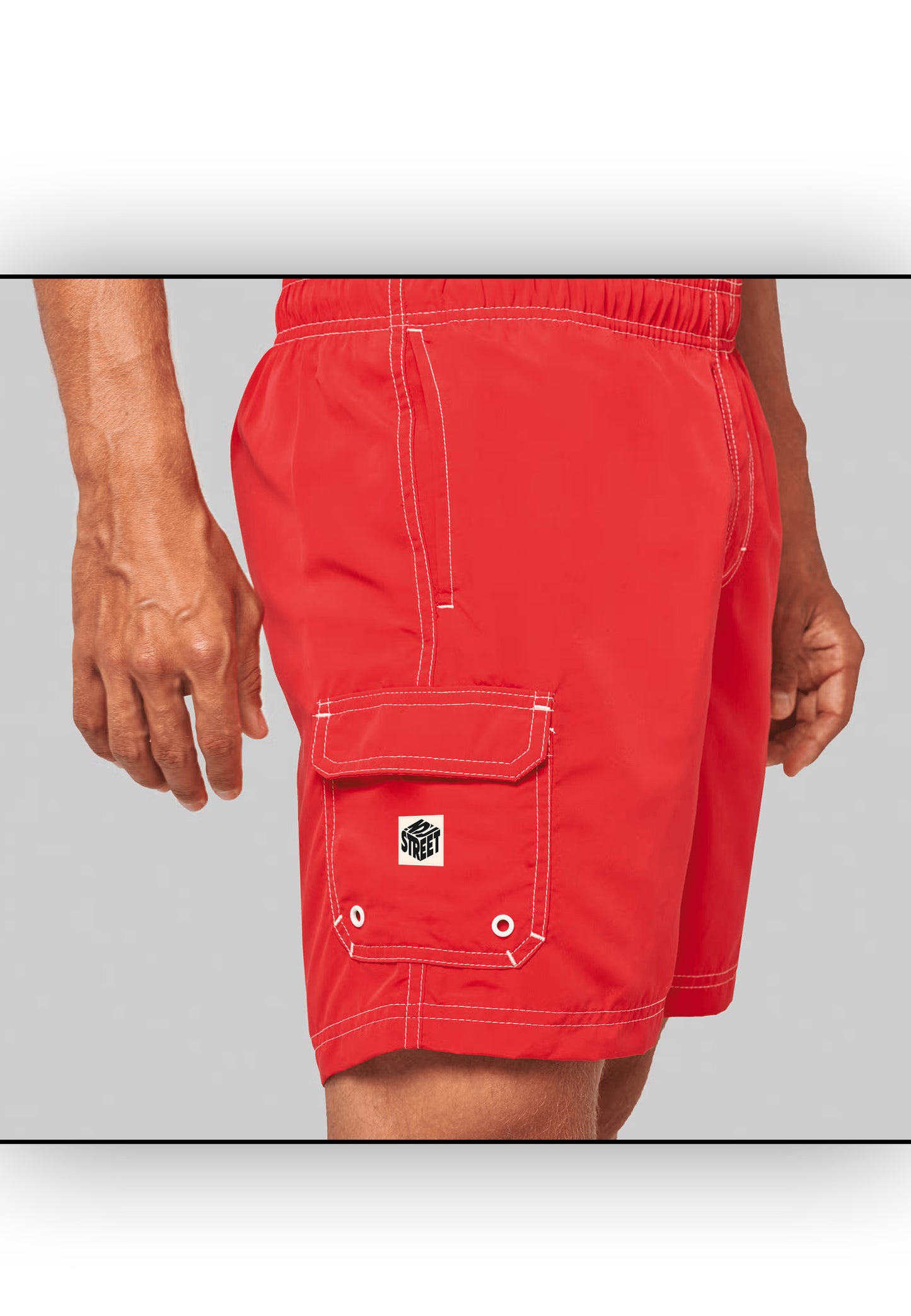 Short de bain essentiel Industreet : coupe classique, confort optimal et style streetwear sobre pour un look moderne et pratique au bord de l'eau.
