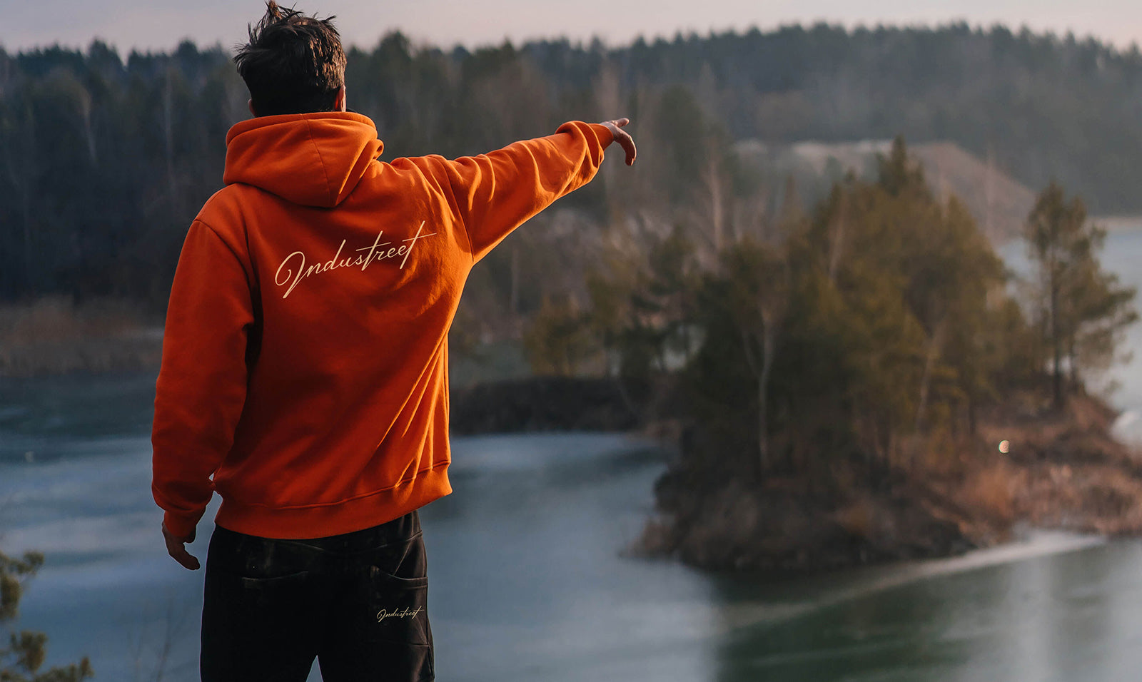 Bannière Industreet, univers graphique de la marque streetwear.